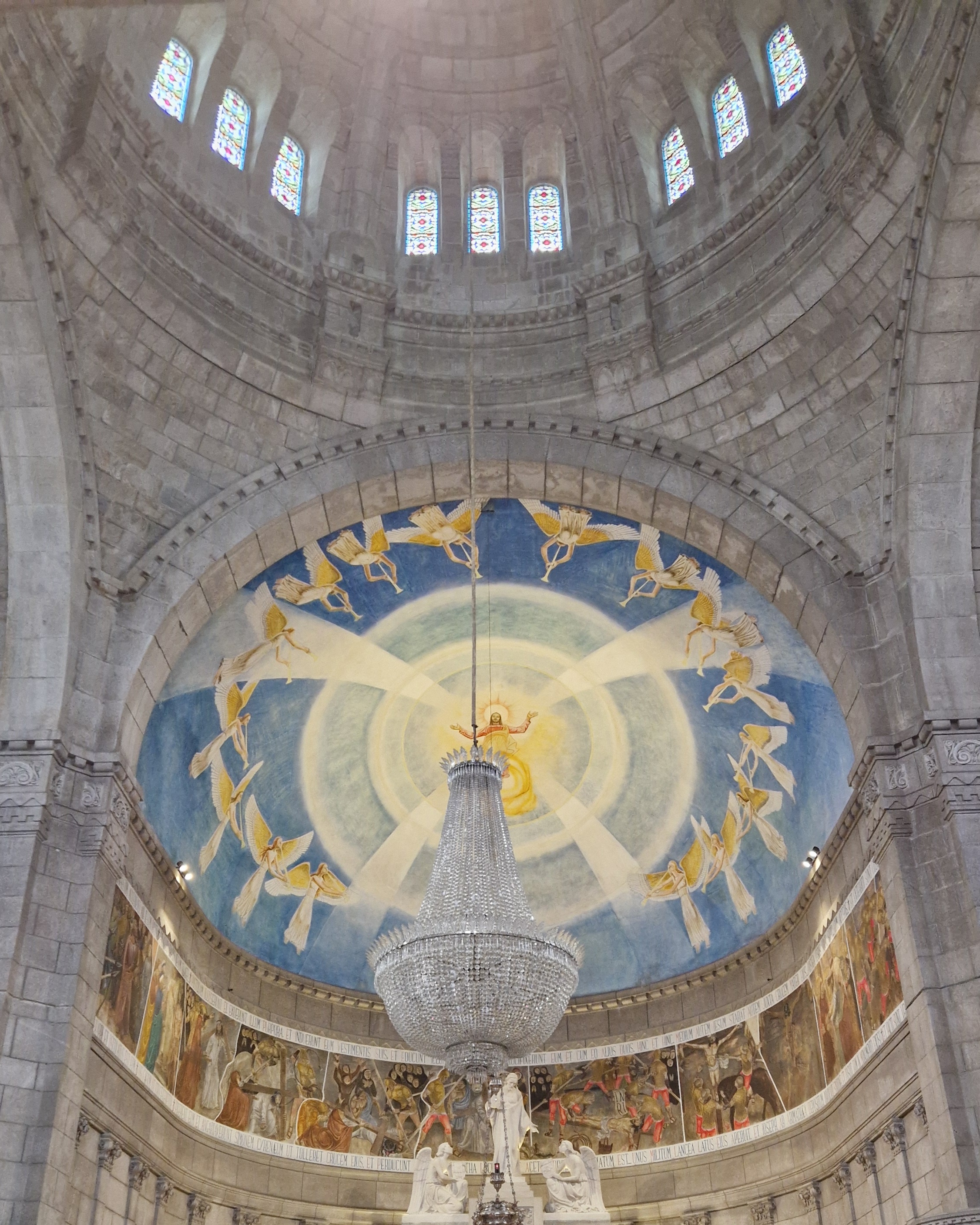 Altar und Kuppel der Wallfahrtskirche Santuário do Sagrado Coração de Jesus