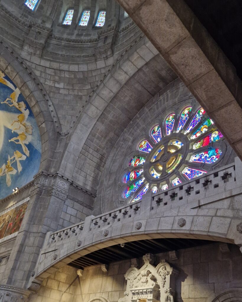 Buntglasfenster der Wallfahrtskirche Santuário do Sagrado Coração de Jesus