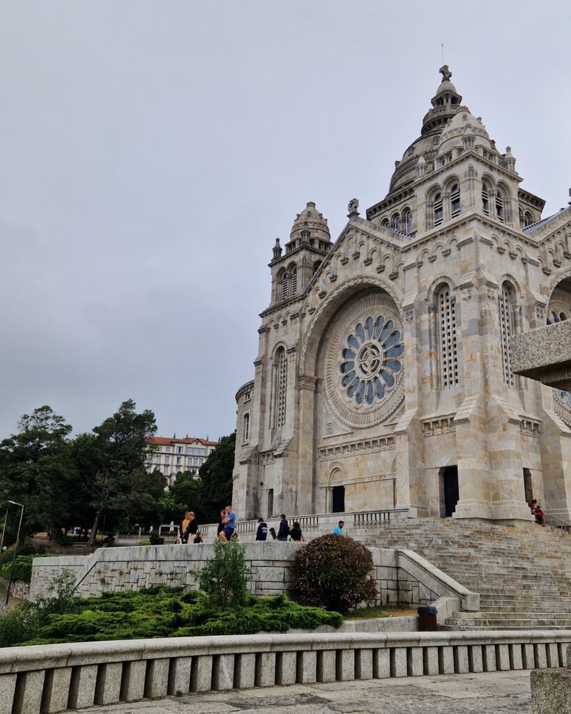 Blick auf die Wallfahrtskirche Santuário do Sagrado Coração de Jesus