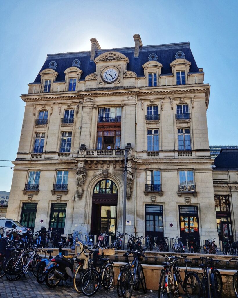 Bild vom Bahnhof Bordeaux von außen