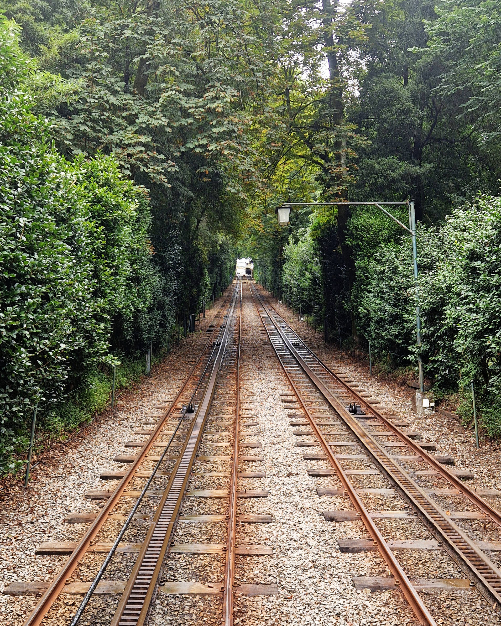 Weg der historischen Standseilbahn zur Wallfahrtskirche