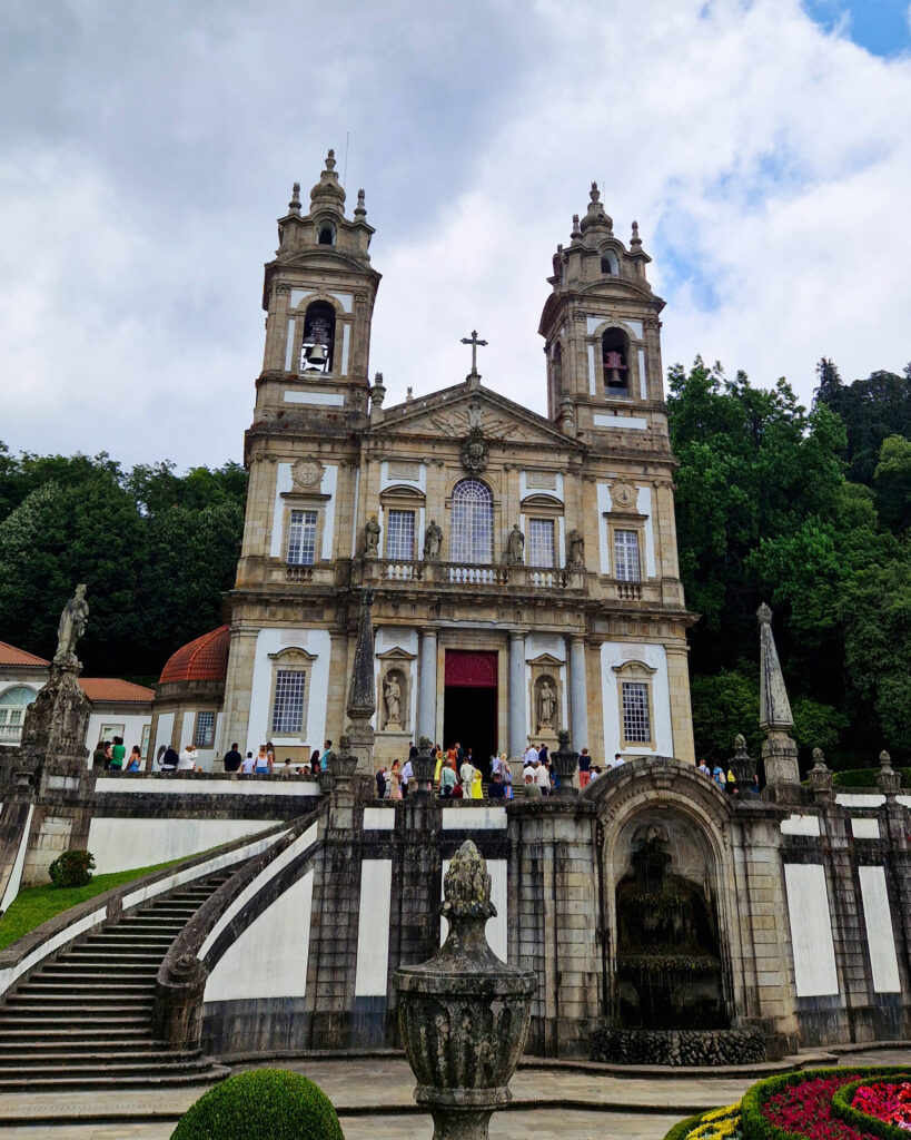Basilika der Wallfahrtsstätte Bom Jesus do Monte in Braga