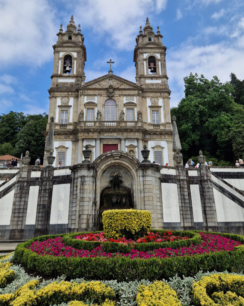 Basilika Bom Jesus do Monte in Braga von außen